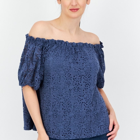 Vince Camuto Tops - Vince Camuto Blue Puff Sleeve Smocked Blouse